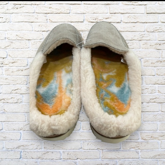 Women’s 6 Sanuk Grateful Dead Slip On Moccasin Toe Faux Fur Corduroy Shoes - Picture 5 of 10